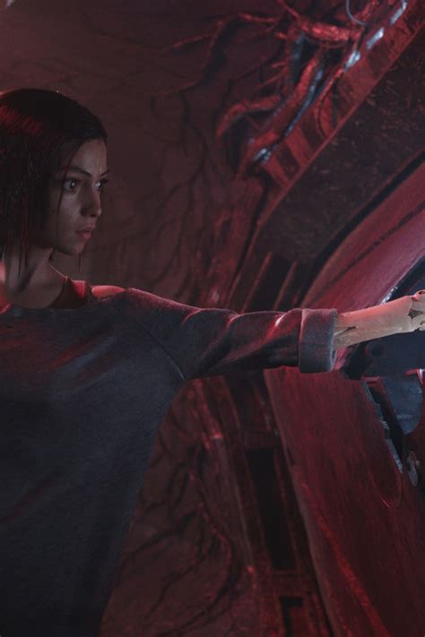 Why ‘Bird Box’ star Rosa Salazar is the perfect actress to portray .